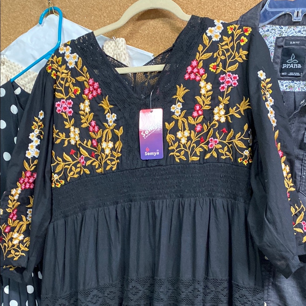 NWT Somya Black Floral Embroidered Dress